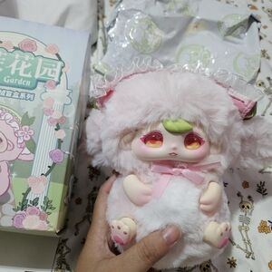 Baby Three Momos Gargen Dada Plush Firgure